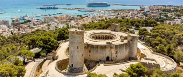 Architektonische Schätze: Eine Tour durch die historischen Wunder von Palma
