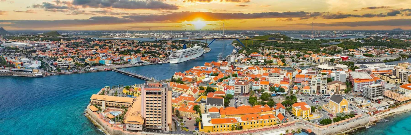 Explore the tropical Paradise of Curaçao