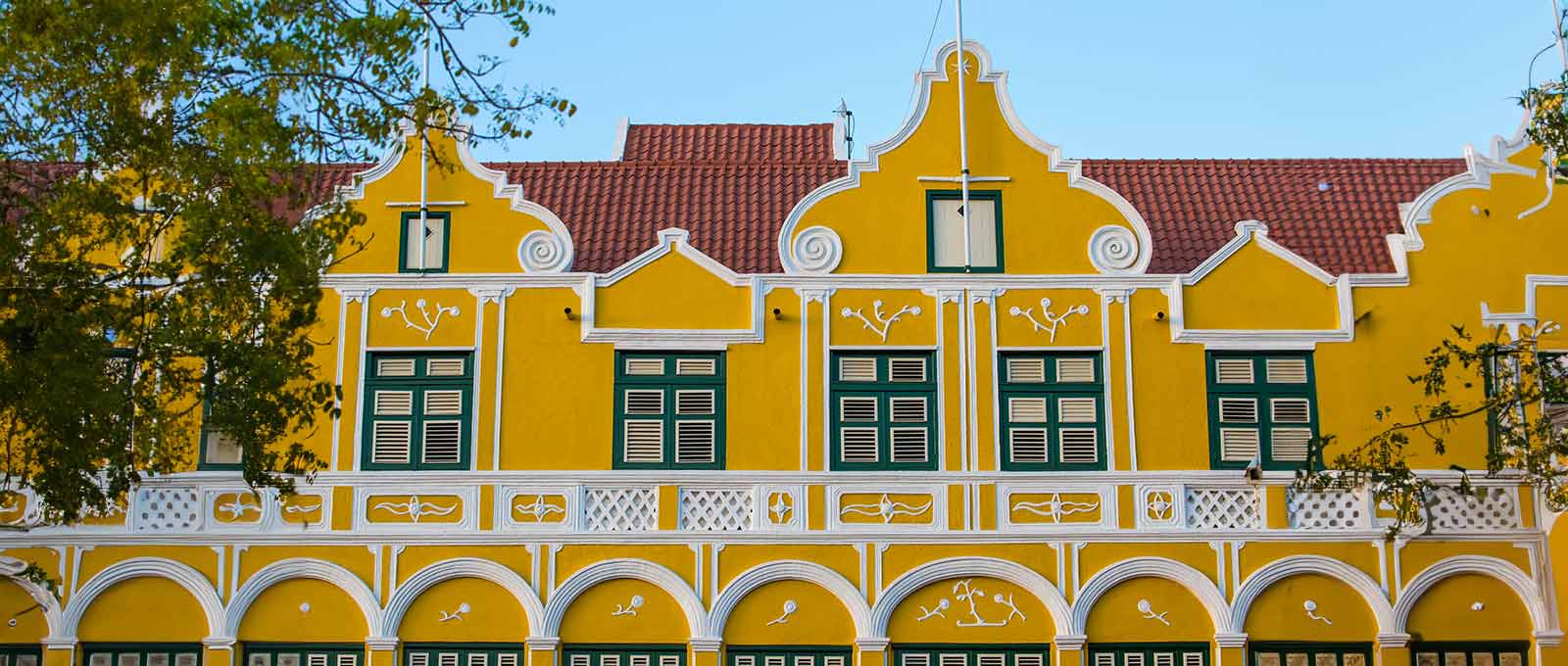 Explore the tropical Paradise of Curaçao