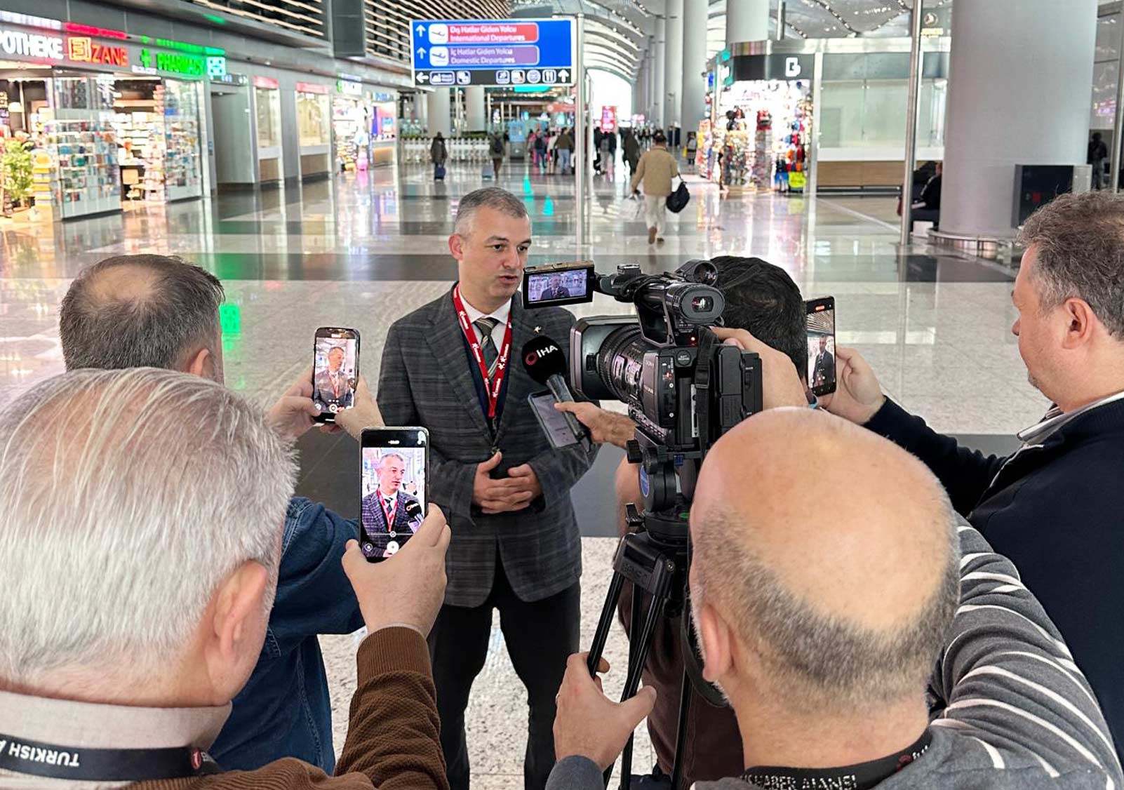 Corendon Airlines trifft sich mit Flughafenjournalisten und präsentiert die „Besten“ des Jahres 2024