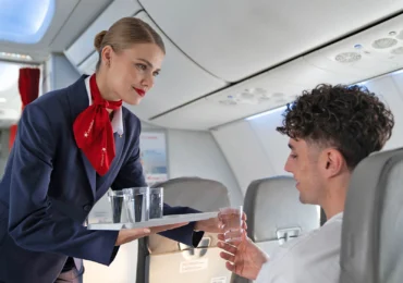 How to Become a Flight Attendant