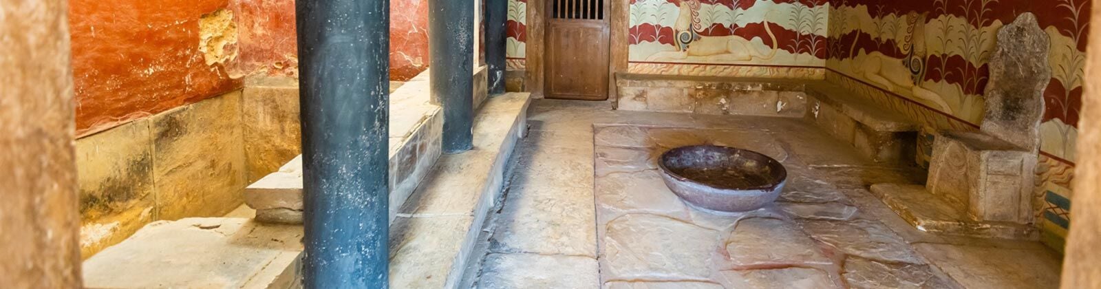 The Knossos Palace and the Minoan Civilization