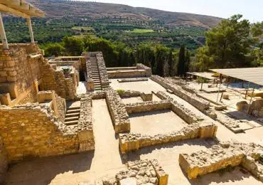 The Knossos Palace and the Minoan Civilization