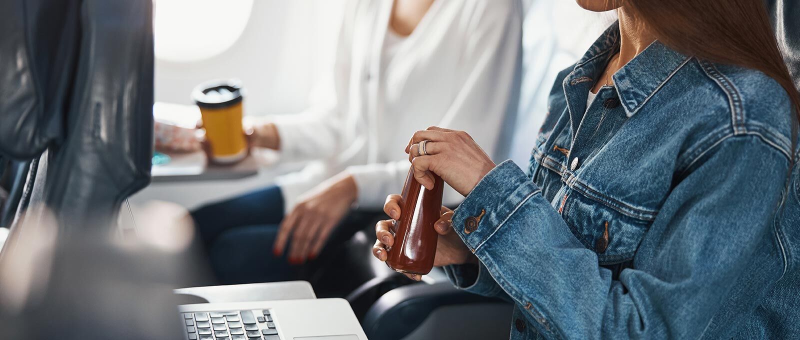 Tomatensaft im Flugzeug: Das Geheimnis des roten Kultgetr&auml;nks